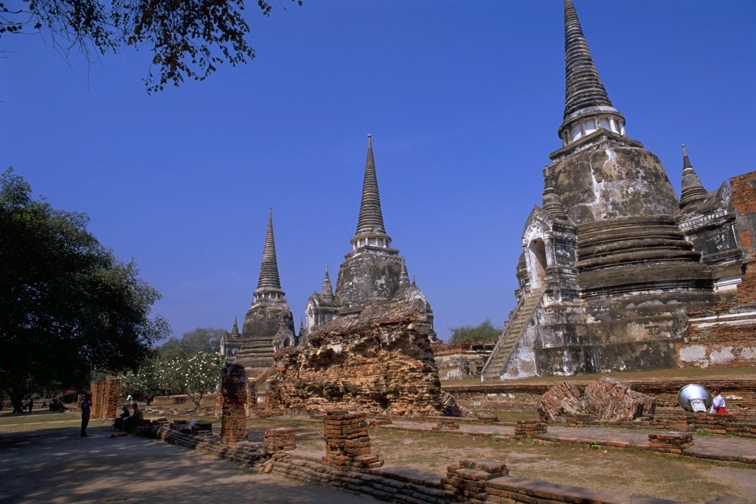 歴史に名を残した、3人のアユタヤ王朝時代の王が眠る「ワットプラシーサンペット」